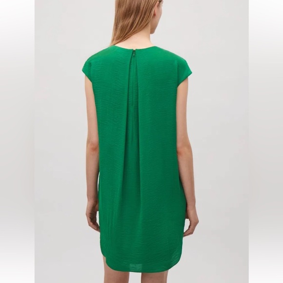 COS Soft Pleat A-line Dress in Green - Picture 4 of 14